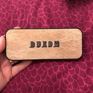 Buxom palette